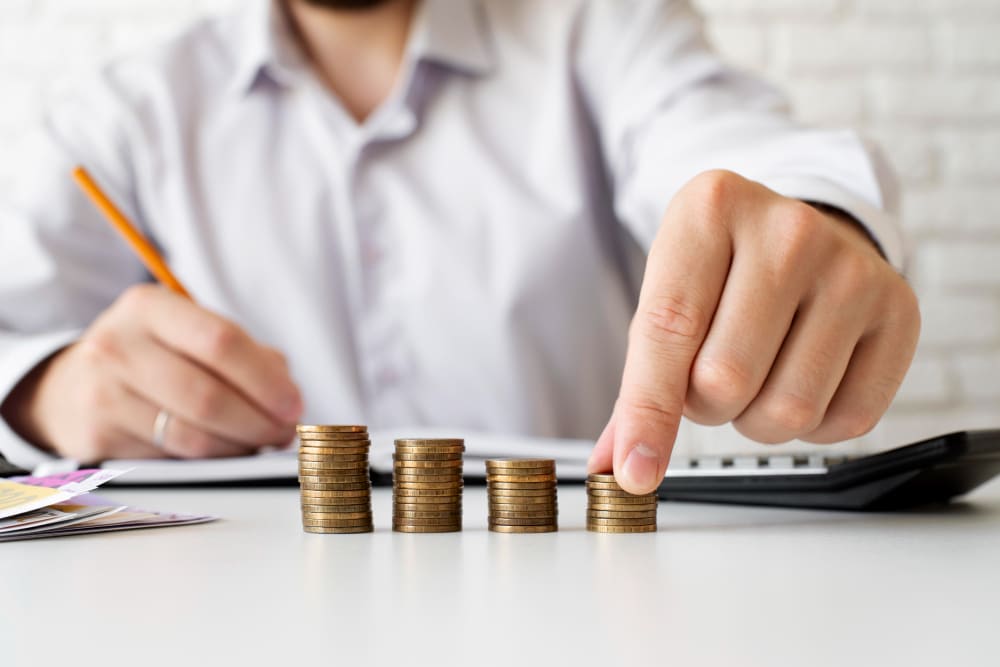 Como deve ser feita a cobrança de condomínio em atraso